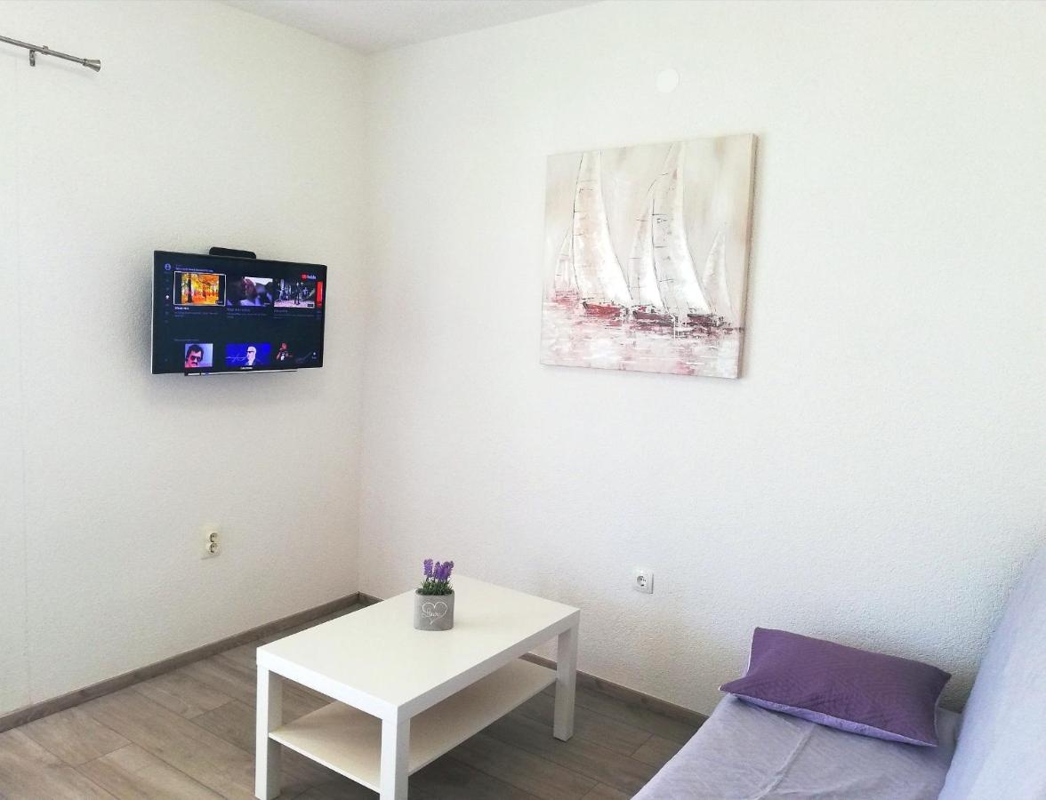 Apartments Amfora Gdinj Exterior photo