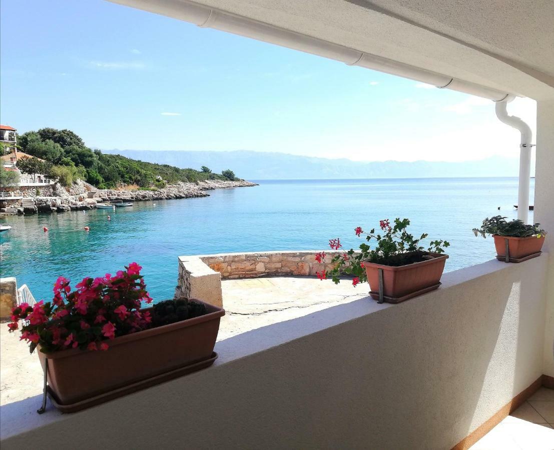 Apartments Amfora Gdinj Exterior photo